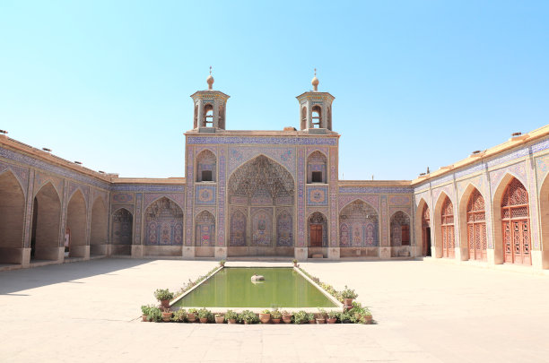 伊朗设拉子粉红清真寺的泳池图片下载