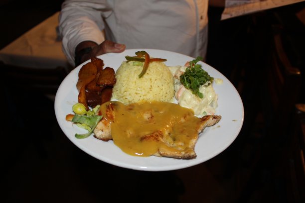 餐馆里的食物图片下载