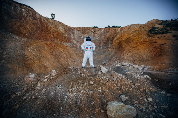 宇航员在火星上图片下载