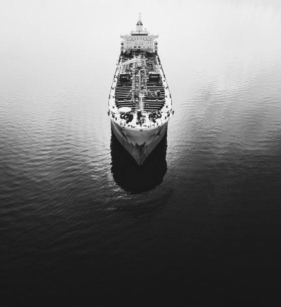 锚定油轮图片下载