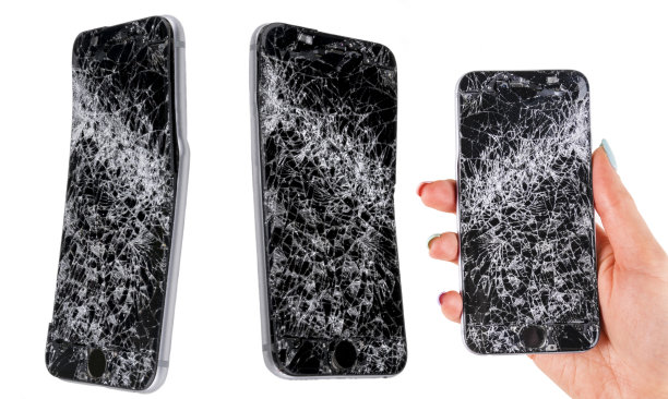 一套女性手握现代手机手机屏幕破碎和损坏。手机崩溃。设备被毁。粉碎设备。需要修理。在白色背景上隔离图片下载