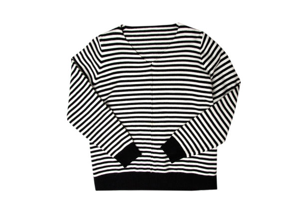 温暖的条纹毛衣孤立在白色背景图片下载