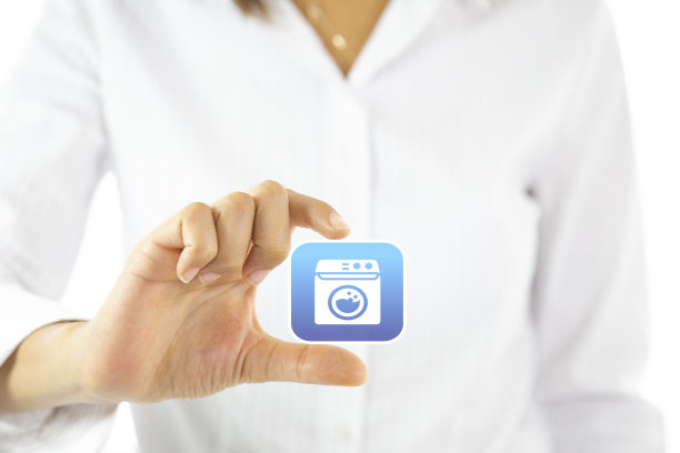 智能家居、智能家居和家居自动化概念。象征着房子和无线通讯。图片下载