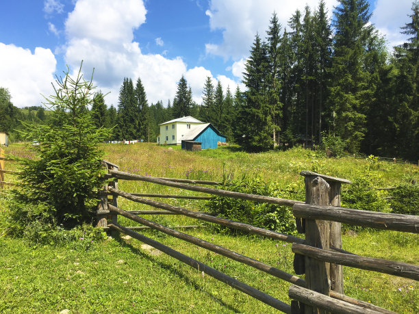 卡帕提是乌克兰风景如画的山区图片下载
