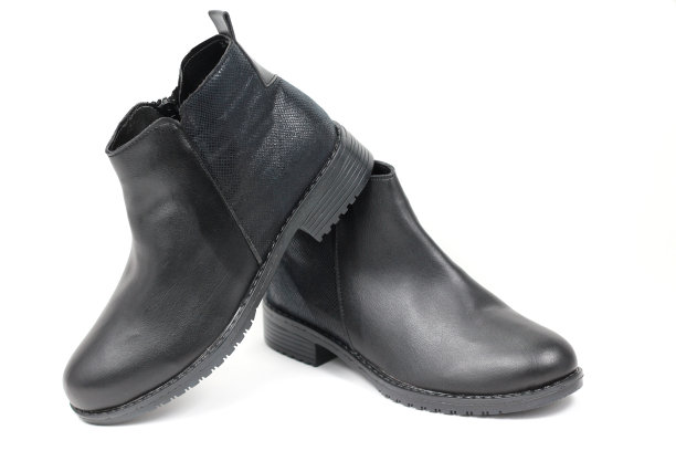 黑色皮革靴图片下载