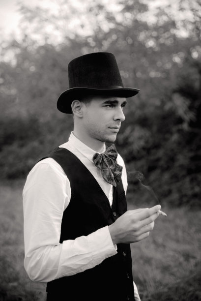 吸烟的年轻人图片下载