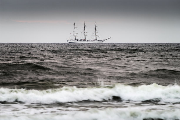 波罗的海的一艘帆船。图片下载