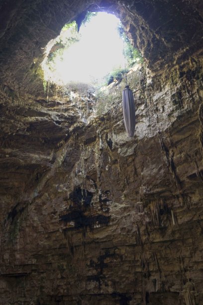 意大利南部卡斯特利亚纳洞穴的入口图片下载