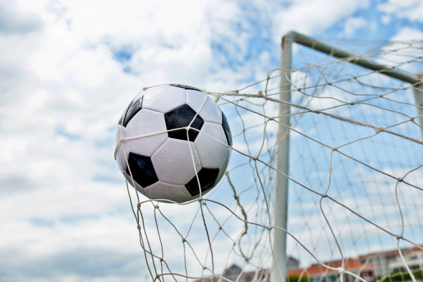 足球打到网图片下载