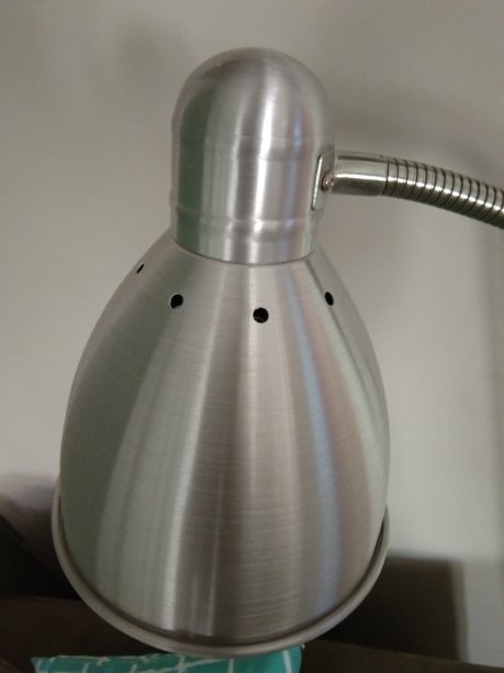 灯坐在用不锈钢材质的房间里图片下载