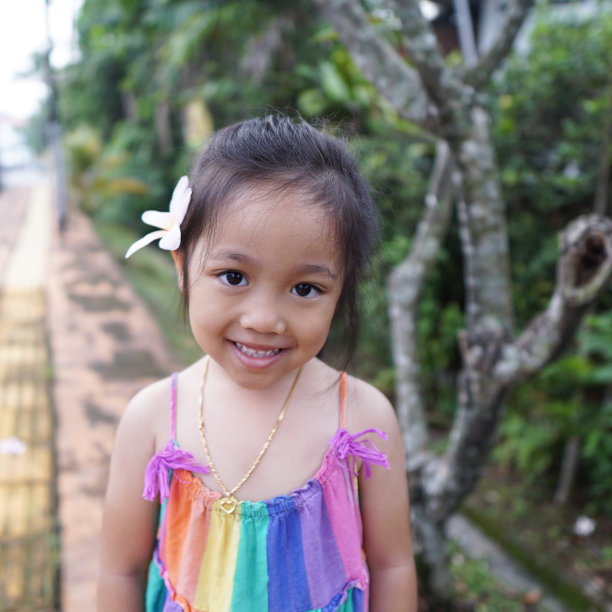 可爱的亚洲女孩近距离照片图片下载