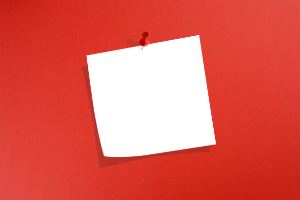 红色背景的空白便条纸图片下载