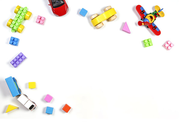 婴儿玩具框架上的白色背景。俯视图，平放。文本复制空间图片下载