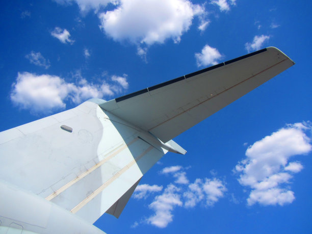 飞机的尾巴图片下载