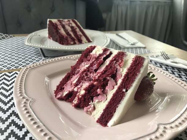 草莓奶油甜点图片下载