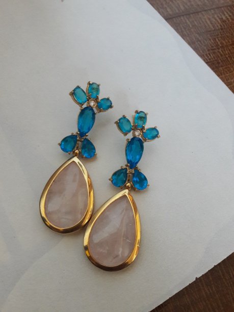 天然宝石耳环图片下载