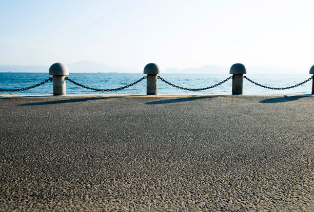 海边有栏杆的人行道图片下载