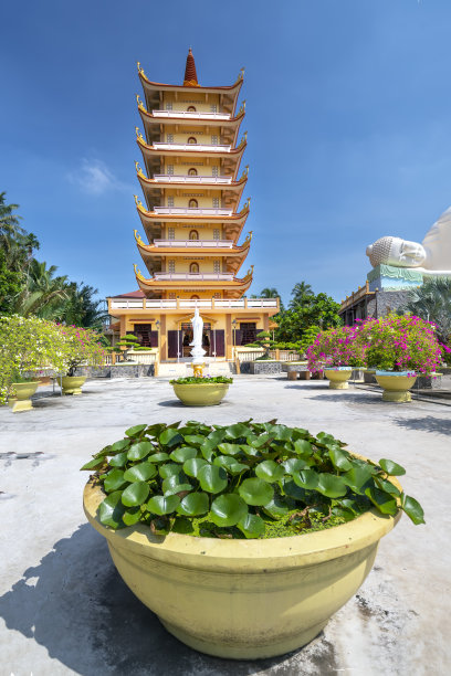 越南前江美寿市佛寺宝塔。图片下载