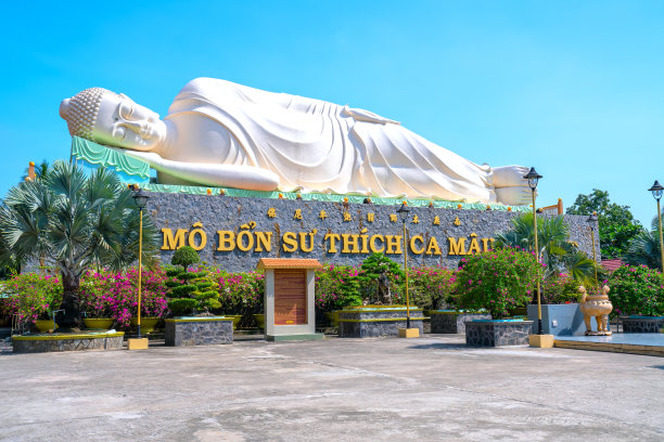 美寿市永庄寺的卧立佛像。湄公河三角洲、越南。图片下载