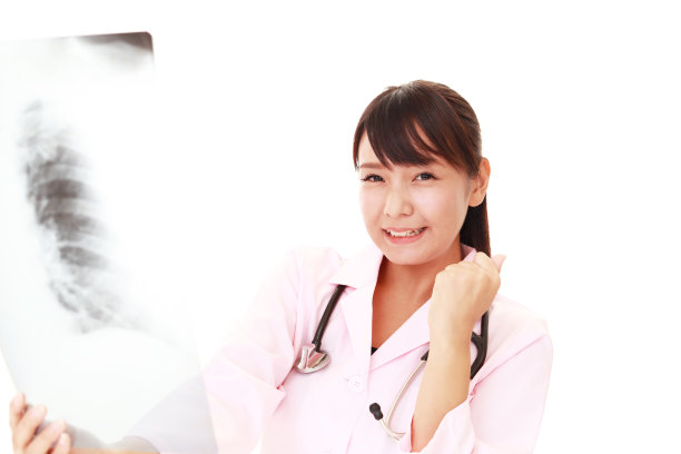 微笑的亚洲医生图片下载