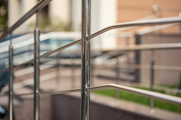现代建筑室外不锈钢金属栏杆图片下载