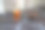 一杯茶，杯中放着一片柠檬和两块巧克力棉花糖。图片下载