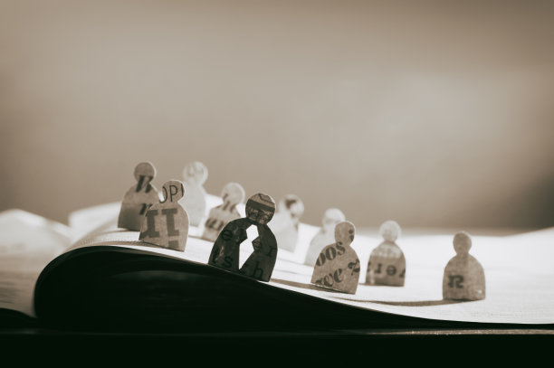 企业招聘或招聘照片概念。黑白图像。图片下载