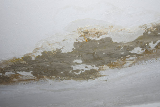 下雨时天花板漏水图片下载