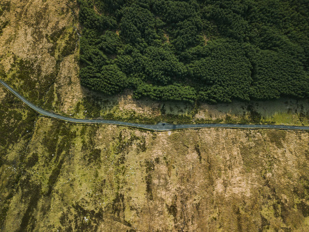 爱尔兰威克洛郡格兰达洛附近的鸟瞰图。图片下载