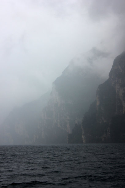 加尔达湖图片下载