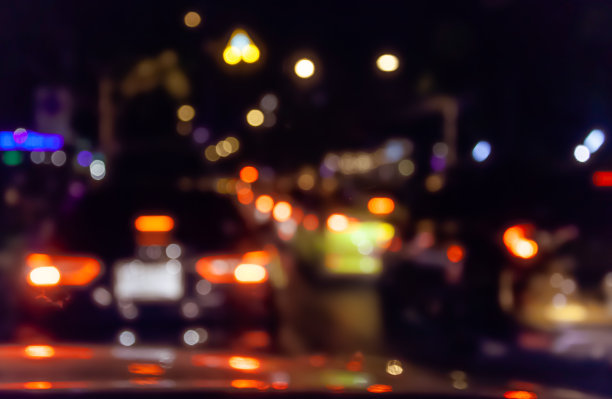 模糊不清，泰国曼谷交通堵塞，背景为散景图案图片下载