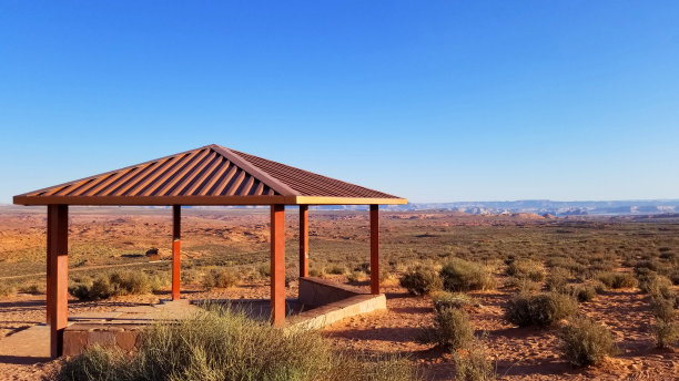 亚利桑那州沙漠和老房子图片下载