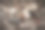 被遗弃的靴子放在一堆砖瓦砾上图片下载