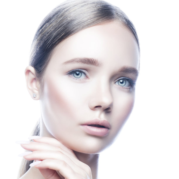 特写美丽的年轻美丽的女人与健康完美的皮肤，图片下载