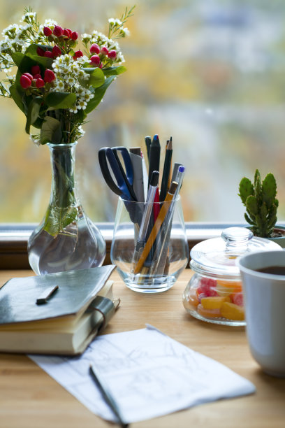 工作的学生图片下载