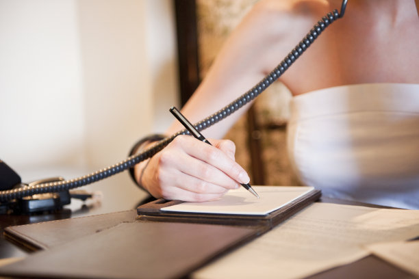 女人做笔记图片下载