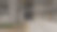 在一个空的办公大楼内的内部花园区域图片下载