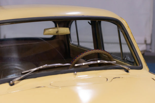 旧的米色的车图片下载