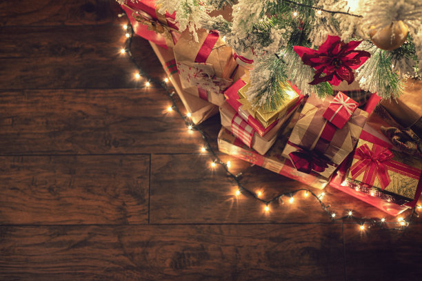 圣诞树下的礼物图片下载