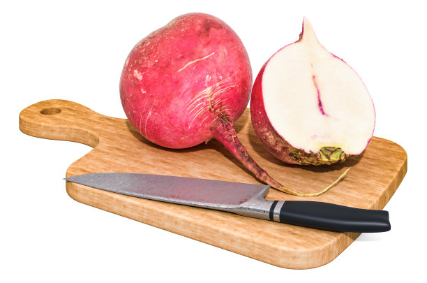 一个红色的大萝卜躺在木板上，旁边是一把刀，白色的背景上孤立的3D渲染图片下载