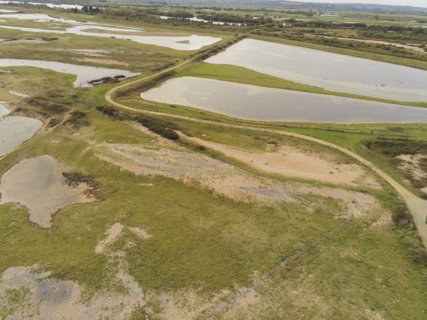 鸟瞰黑麦港自然保护区在东苏塞克斯，英国，英格兰，秋天图片下载