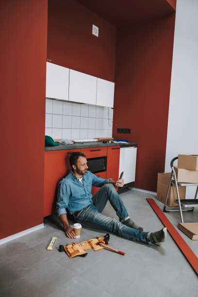 阅读信息期间，家居维修库存照片图片下载