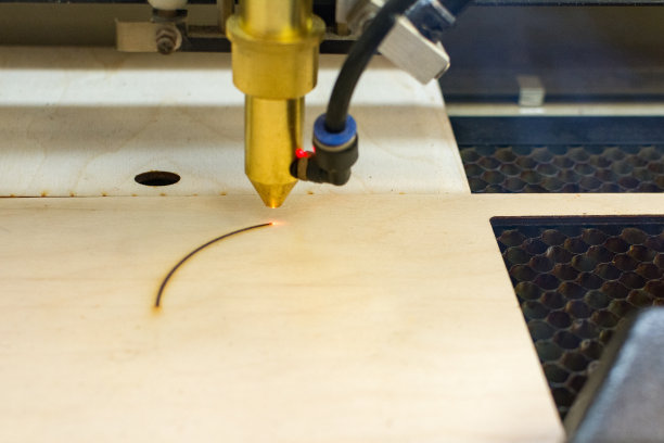 激光雕刻师图片下载