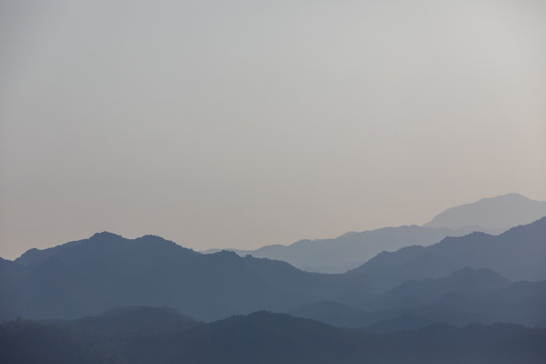 云雾缭绕的山脊，Kekova，土耳其图片下载