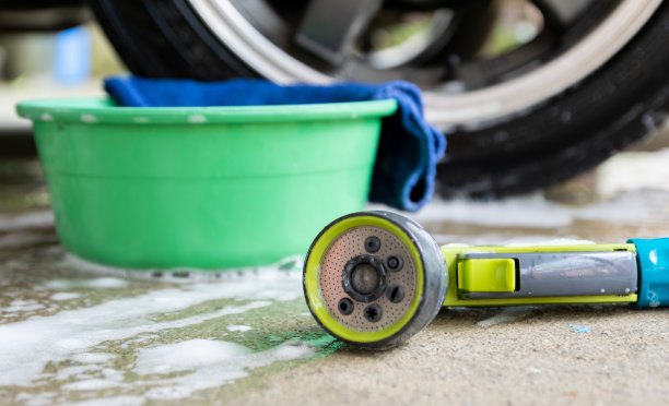 清洗汽车织物和泡沫清洁汽车图片下载