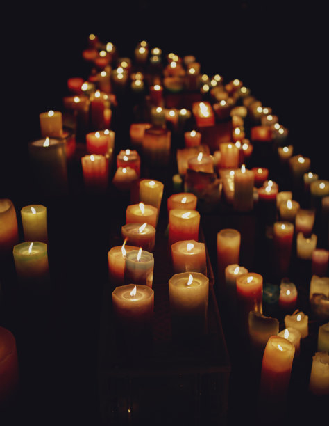 日本晚上有蜡烛图片下载