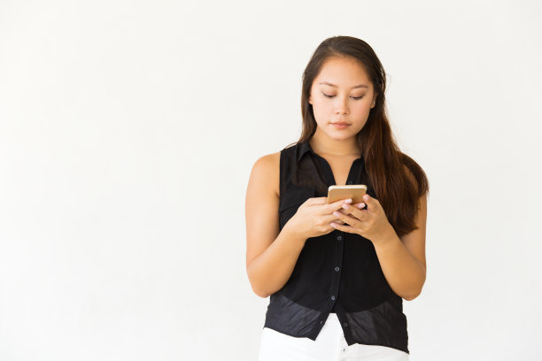 专注于通过智能手机发送女性信息图片下载