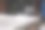 一滴雨点落在桌面上，像皇冠一样破碎图片下载