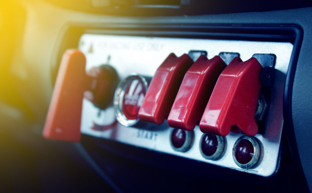 赛车面板与拨动开关图片下载