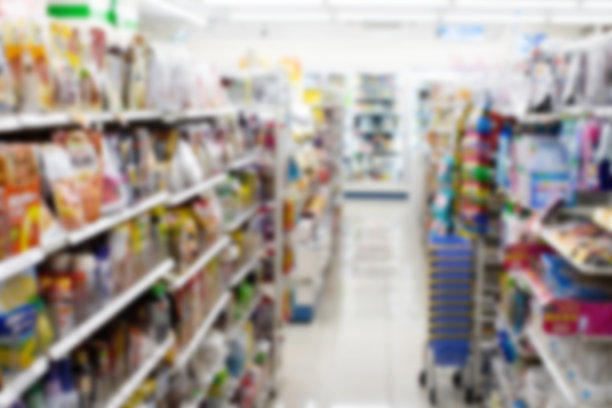 模糊抽象背景的日本小超市组合图片下载